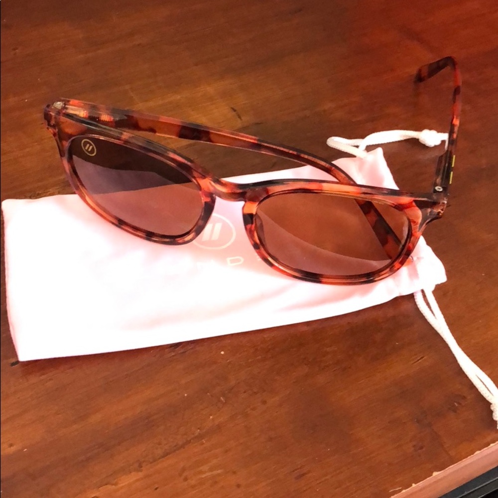 Precious leopard framed sunglasses